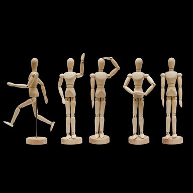 Figurer i trä.